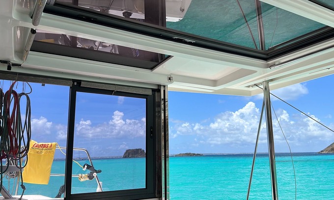 Grand Case Boat Rental | Your half-day cruise with scenic Zephyr and water activities