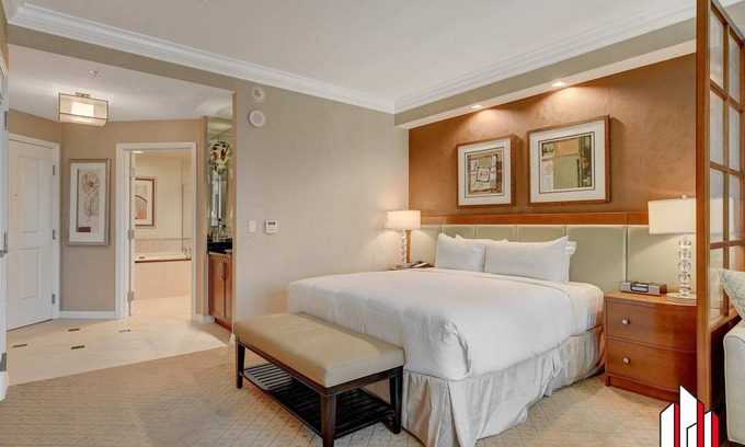 Las Vegas Condo | MGM Signature-28-719 Strip View Jacuzzi Studio