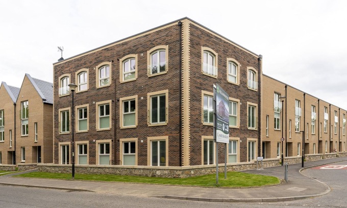 Auchengray Apartment | Mhuilinn Apartment - an apartment that sleeps 3 guests in 2 bedrooms