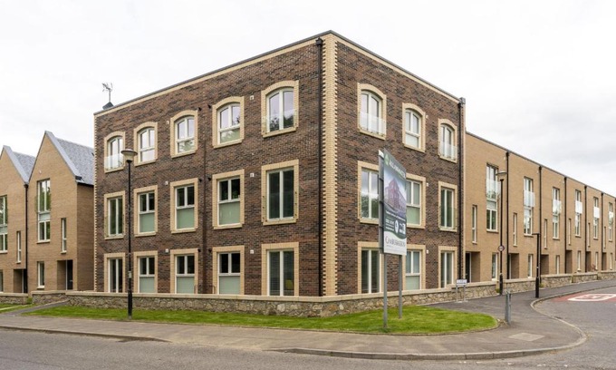 Auchengray House | Mhuilinn Apartment
