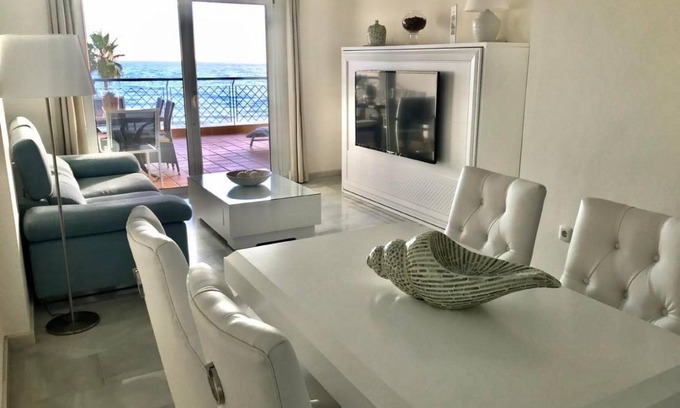 Sitio de Calahonda Apartment | MI CAPRICHO 17 BEACHFRONT APARTMENT