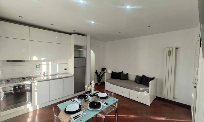 Ciampino Apartment | Mia Domus Guest Holiday Panorama over the Castelli Romani