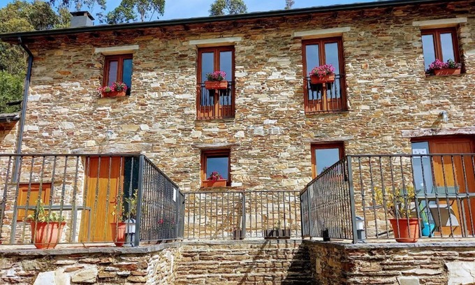San Tirso de Abres House | Mialma Summary: This