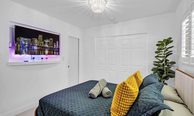 West Little Havana Apartment | Miami Cozy Home! Next to Miami beach & Airport.