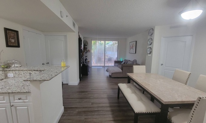 Country Club Bed & Breakfast | Miami Lakes Bed & Breakfast cozy with all you need to stay