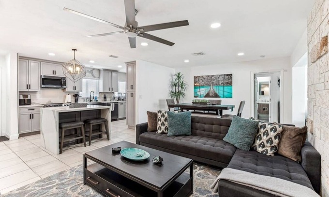 Westchester Apartment | Miami Oasis: Spacious 4-Bedroom Home with Pool