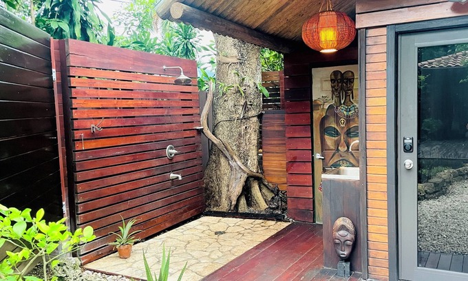 Southwest Coconut Grove House | Miami Tiny House Retreat Coconut Grove Solo Escape near UM & MIA Airport