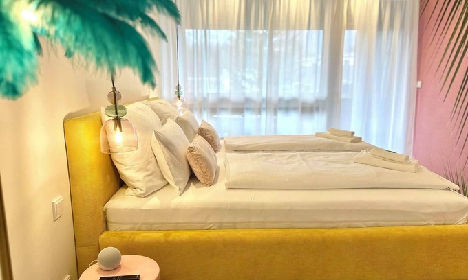 Obertressen Apartment | Miami Vice apartment/balcony/river & mountain view