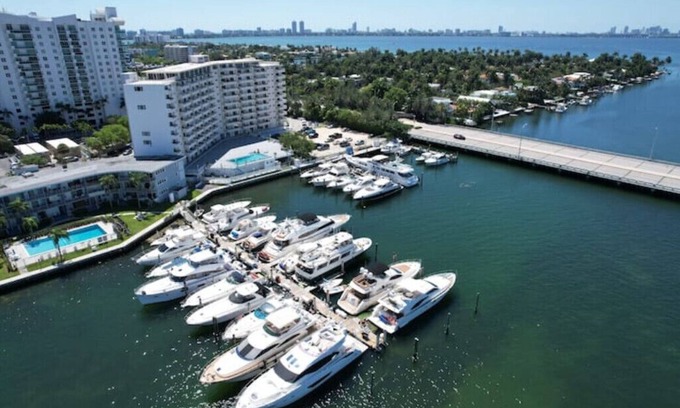 North Bay Village Apartment | Miami Views # 2nn