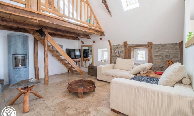 Saint-Sauves-d'Auvergne House | Miarava - Saint Sauves D'auvergne