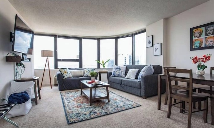 South Loop Condo | MICH AVE #23 2bd/2ba Downtown, Museums w/Views