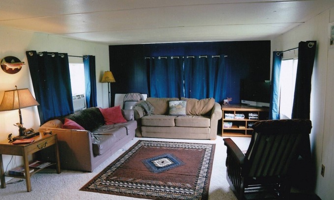 Clyde Park House | Michael Ranch Hideout, Family Friendly, Mountain Views, 35 mbps Internet