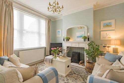 Broadstairs House | Michaelmas Cottage by Keepers Cottages