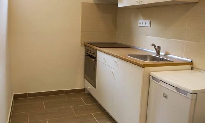 Vecses House | Microstore Airport Panzio
