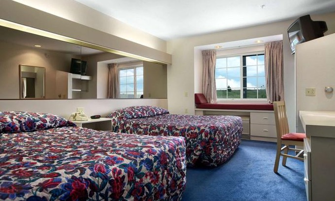 Champaign Hotel | Microtel Inn by Wyndham Champaign
