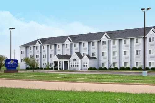 Champaign Hotel | Microtel Inn by Wyndham Champaign