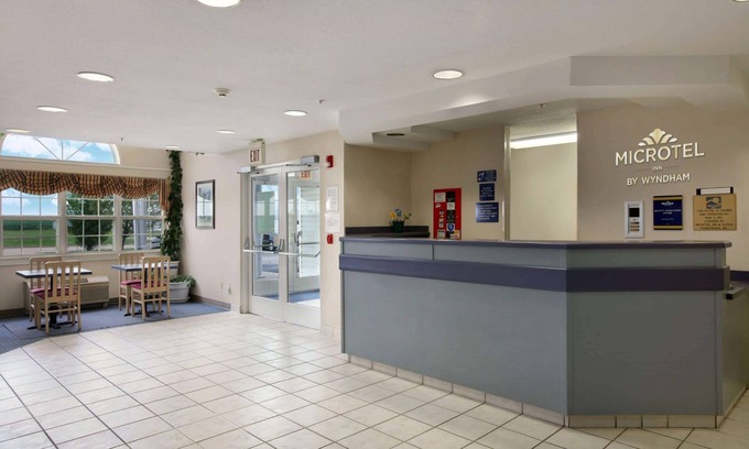Champaign Hotel | Microtel Inn by Wyndham Champaign