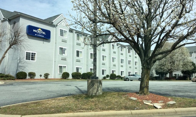 Greensboro Hotel | Microtel Inn by Wyndham Greensboro