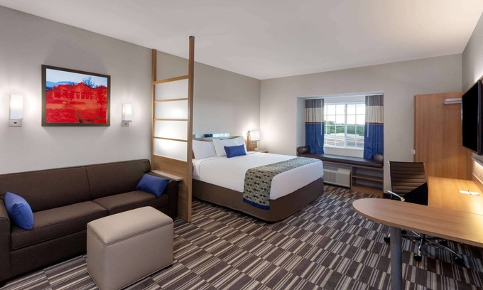 Wellborn Hotel | Microtel Inn & Suites by Wyndham College Station