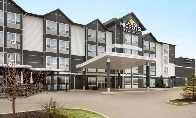 Bonnyville Hotel | Microtel Inn & Suites by Wyndham Bonnyville