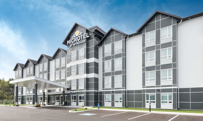 Sudbury Hotel | Microtel Inn & Suites by Wyndham Sudbury
