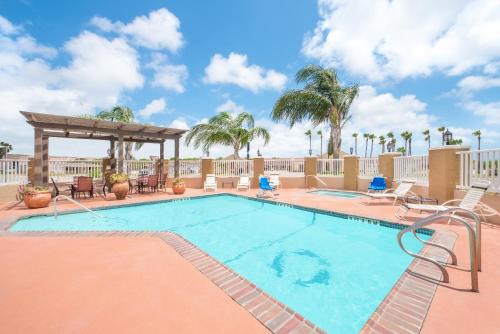 Aransas Pass Hotel | Microtel Inn & Suites by Wyndham Corpus Christi/Aransas Pass