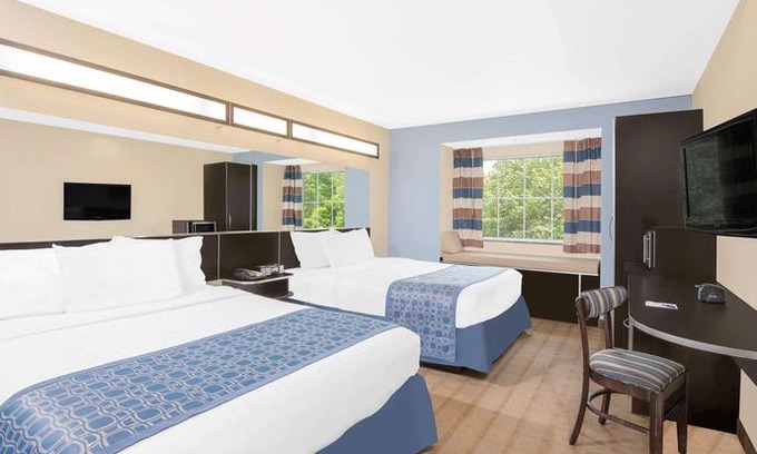 Waynesburg Hotel | Microtel Inn & Suites by Wyndham Waynesburg