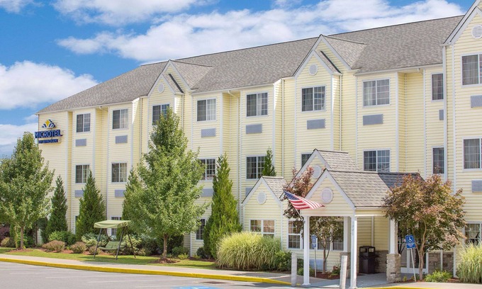 Beckley Hotel | Microtel Inn & Suites by Wyndham Beckley East