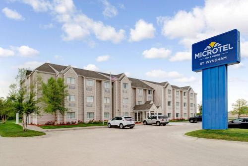 Bellevue Hotel | Microtel Inn & Suites by Wyndham Bellevue