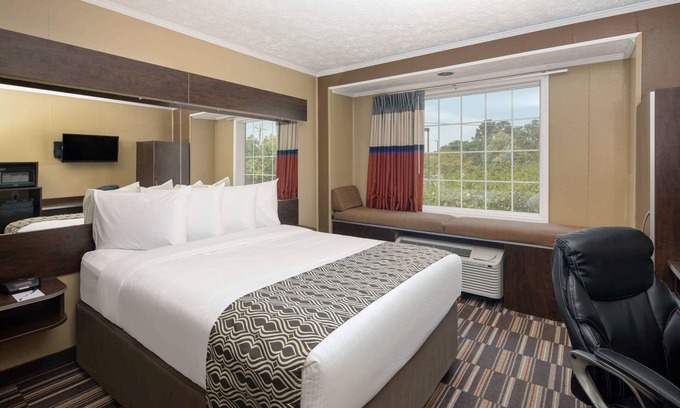 Dentsville Hotel | Microtel Inn & Suites by Wyndham Columbia/Fort Jackson N