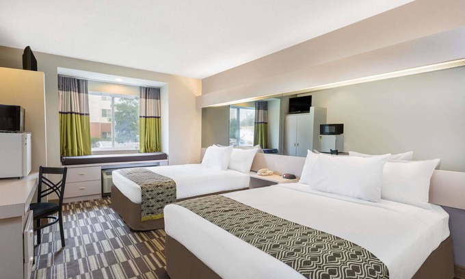 Sandston Hotel | Microtel Inn & Suites by Wyndham Richmond Airport