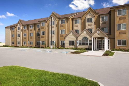 Kenedy Hotel | Microtel Inn & Suites by Wyndham Kenedy Karnes City
