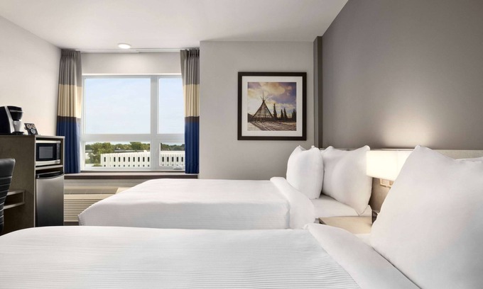 Dorval Hotel | Microtel Inn & Suites Montreal Airport - Dorval QC