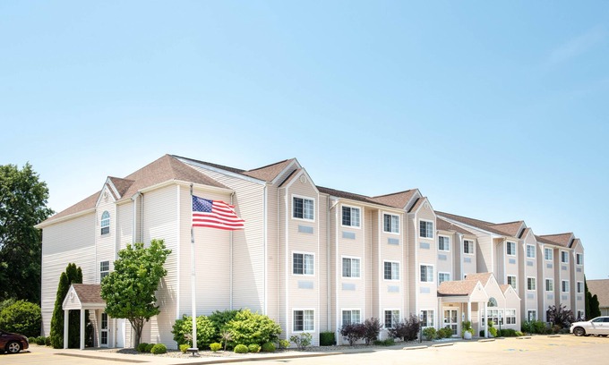Springfield Hotel | Microtel Inn&Suites by Wyndham