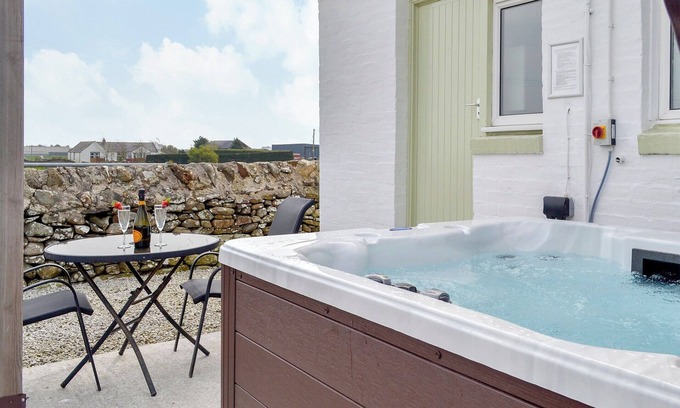 Whithorn Cottage | Mid Bishopton Cottage - UK10910