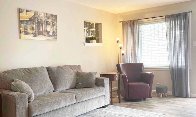 Affton House | Mid Central Spot Near Attractions W/D & Workspace