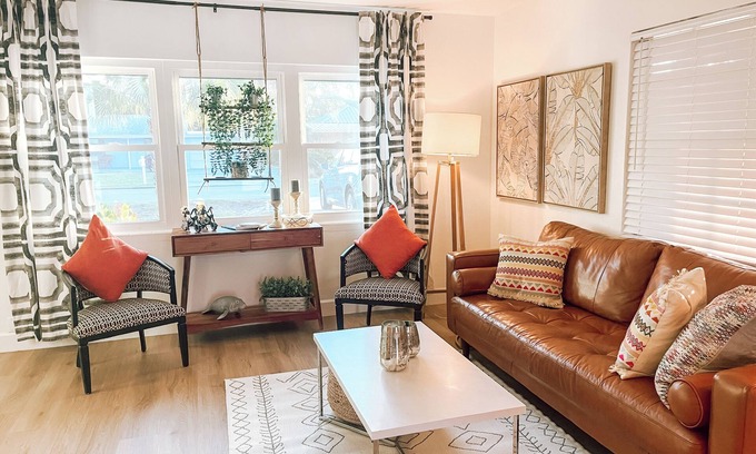 Golden Beach House | Mid-Century 2-Bedroom Charm - Beach, Pets, Fenced Yard in Fabulous Venice