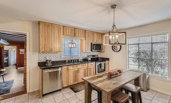 West San Antonio House | Mid Century Beauty by Medical Center