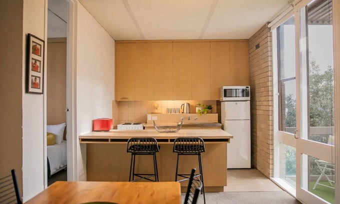 Geelong Apartment | Mid-century Gem - Geelong CBD