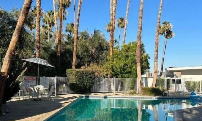 Magnesia Falls Cove Condo | Mid-century getaway in the heart of Rancho Mirage - Pet Friendly!