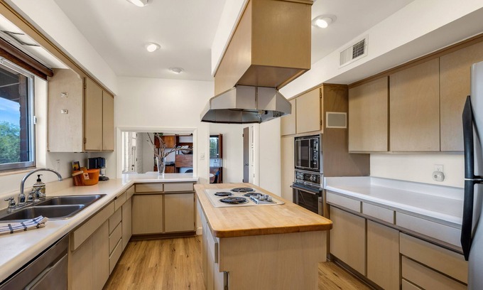 Westward Look Terrace House | Mid-Century Home in Foothills with Pool