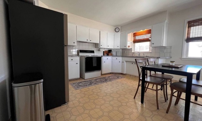 Greeley Apartment | Mid Century Manor Upstairs