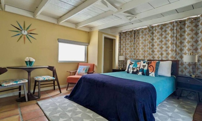 Las Cruces House | Mid-century marvelous 1 bed, pets welcome!