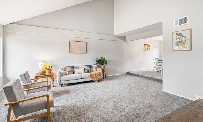 Camarillo House | Mid-Century Meets Modern!