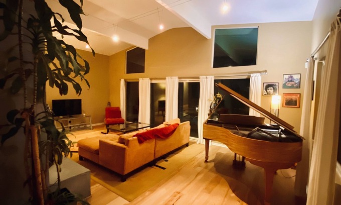 Granada Hills North House | Mid century modern home with Epic Views