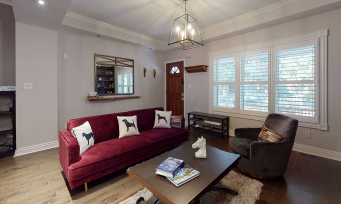 Cabbagetown South House | Mid Century Modern 3 BR in DT, TO