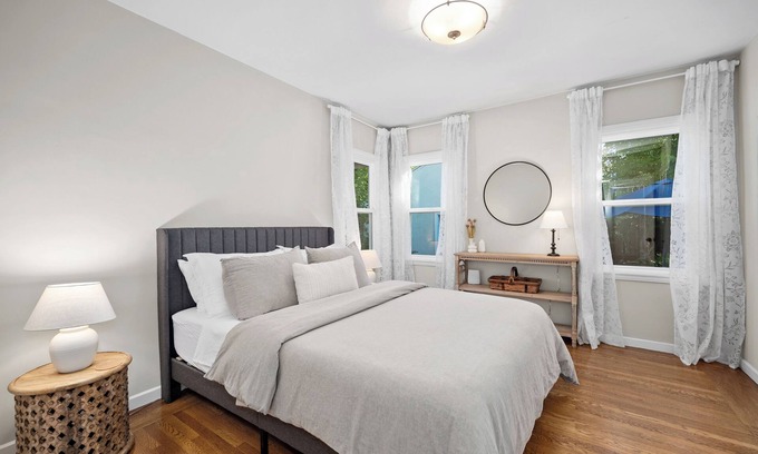 East Sacramento House | Mid-Century Modern Bungalow Near McKinley Park!