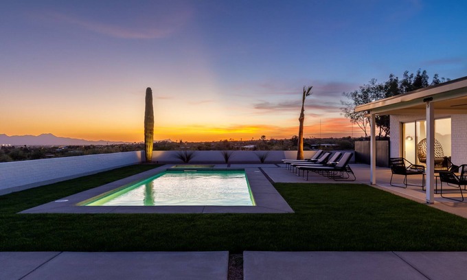 Tucson House | Mid-Century Modern Catalina Foothill Hideaway
