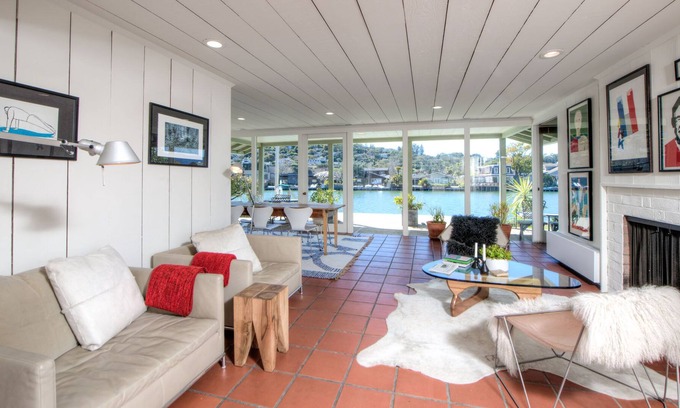 Belvedere Tiburon House | Mid-Century Modern near San Francisco on the Belvedere Lagoon.