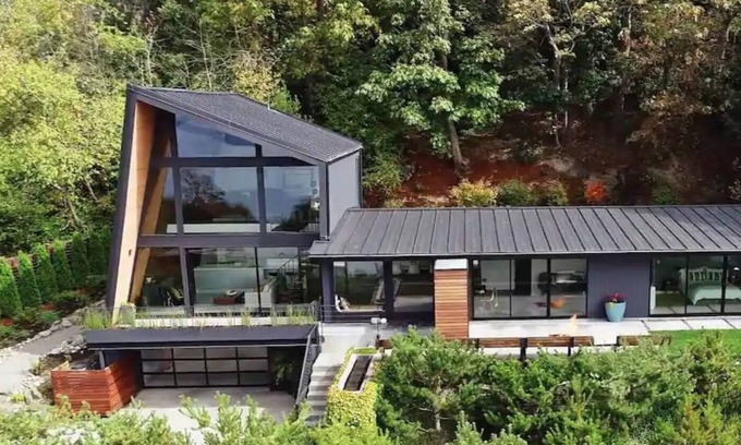 West Seattle House | Mid-Century Modern PNW Contemporary Chalet